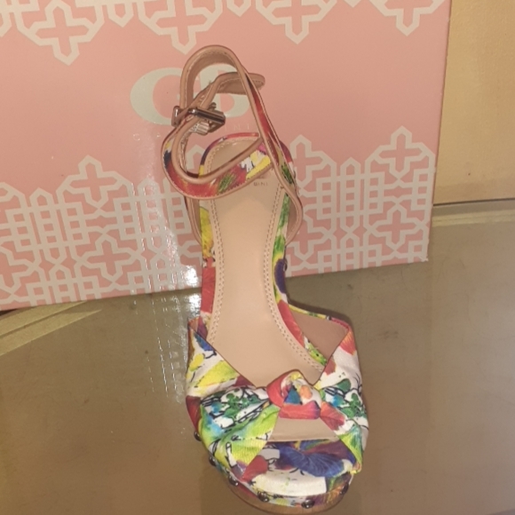 Heels - Picture 3 of 3